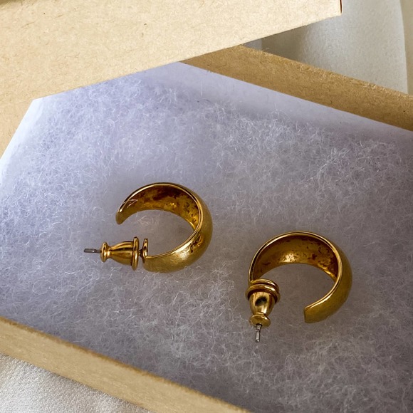 VTG Gold Small Wide Hoop Earrings - Picture 4 of 7